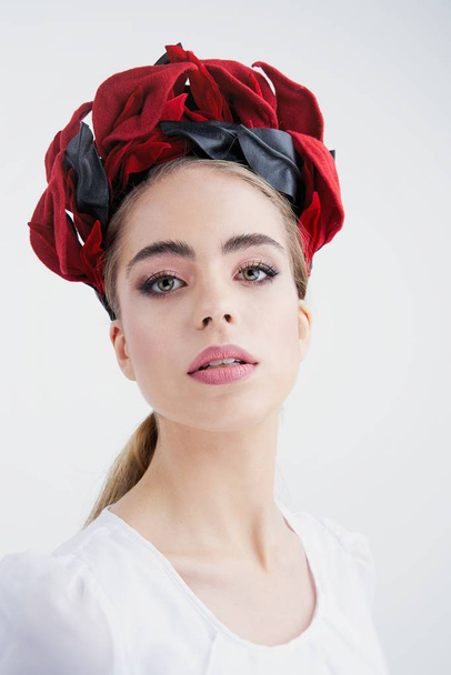 portrait of gorgeous young woman in beautiful headdress                    - Valokuva, kuva