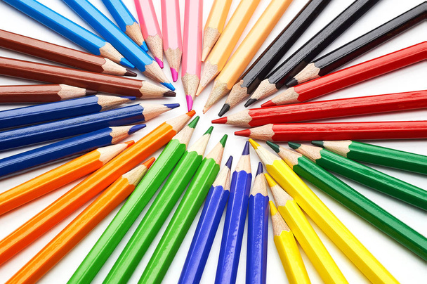 12 色の虹のさまざまな色のクローズ アップの鉛筆 - 写真・画像