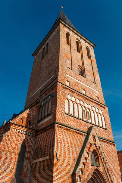 Jaani kirik (église St. John's) à Tartu, Estonie, est une église gothique luthérienne, les célèbres monuments de la ville de Tartu
 - Photo, image