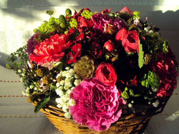 Egy luxus csokor, különböző dísznövények virágok - Fotó, kép