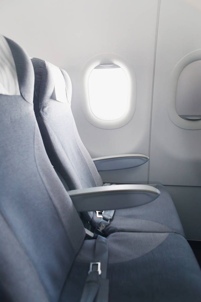 sièges passagers et fenêtre latérale
 - Photo, image