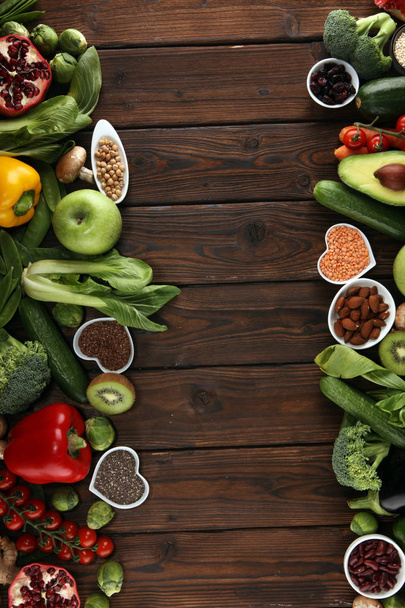 Auswahl gesunder Lebensmittel, saubere Ernährung. Obst, Gemüse, Saatgut, Superfood, Getreide, Blattgemüse. veggie oder veganes Essen - Foto, Bild