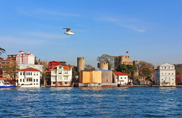 Anadoluhisar? (Anatóliai vár) és az ázsiai oldalon Isztambul, Tu - Fotó, kép