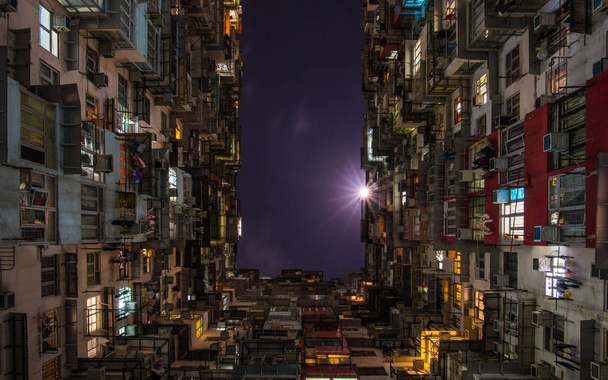 Appartamento di bassa classe e povero a Hong Kong
 - Foto, immagini