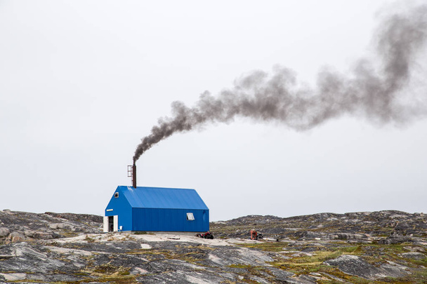 Спалювання відходів в Rodebay, Гренландія - Фото, зображення