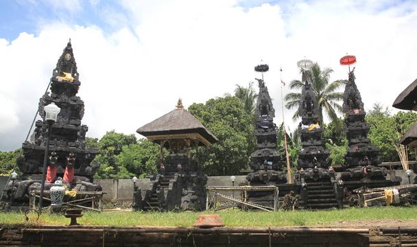 Pura Penataran Агунг Rinjani - індуїстський храм комплекс на острові Ломбок, Індонезія - Фото, зображення