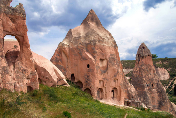 Ősi ősváros Goreme, Cappadocia, Törökország közelében. Kilátás a szikla lakások - Fotó, kép
