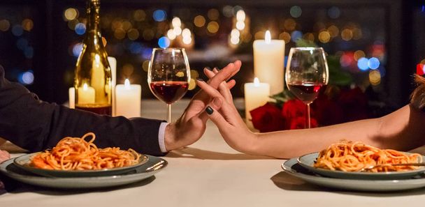 glückliche romantische Momente zusammen Konzept - Foto, Bild