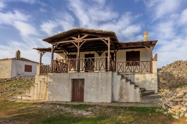 Régi ház Kastro faluban. Thassos sziget, Kelet-Macedónia és Thrace, Görögország - Fotó, kép