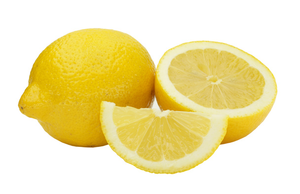 Zitrone. frische Zitrone isoliert auf weiß. Zitrone in einem Schnitt - Foto, Bild