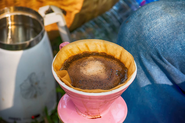 Sales people's traditional coffee to customers. - Φωτογραφία, εικόνα