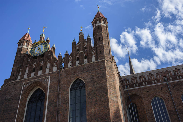 Bela vista da Igreja de St. Marys em Gdansk, Polônia, a terceira maior igreja de tijolos do mundo
.  - Foto, Imagem