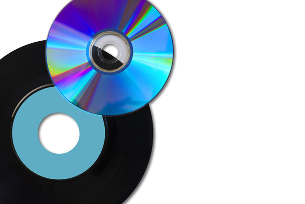 CD y vinilo sencillo sobre fondo blanco
 - Foto, imagen