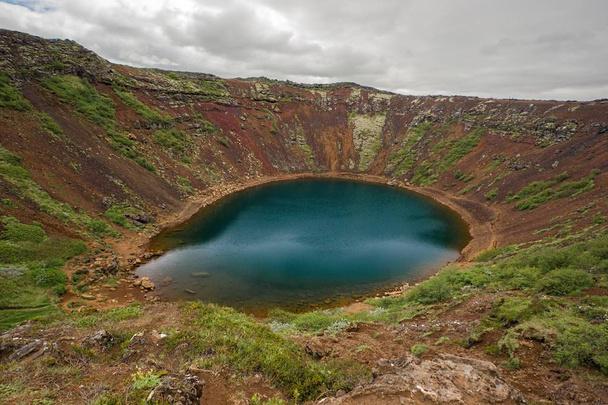 Керид, вулканічне озеро кратера в районі Грімснес, південна Ісландія. - Фото, зображення