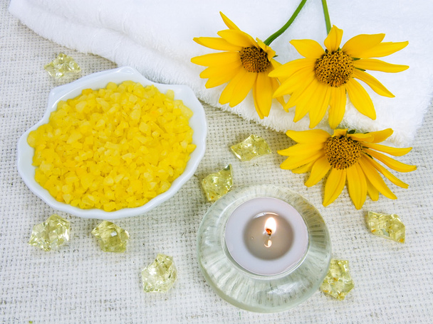 Соль для ванн и ароматические свечи
 - Фото, изображение