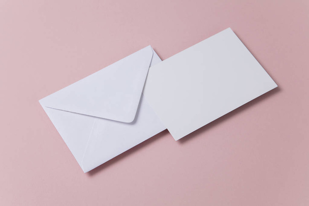 Blank white card with paper envelope template mock up - 写真・画像