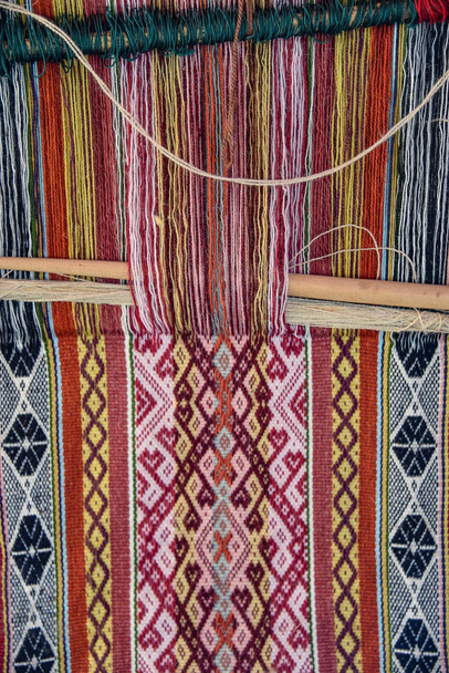 Κοντινό πλάνο της παραδοσιακά σχέδια υφασμάτων των Άνδεων. Αρεκουίπα, Περού - Φωτογραφία, εικόνα