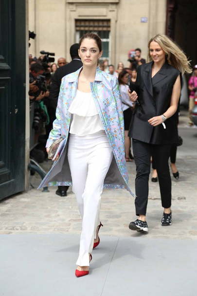 Argentine designer Sofia Sanchez arrives for Dior Fall/Winter 2014 Haute Couture fashion show in Paris, France, 7 July 2014. - 写真・画像