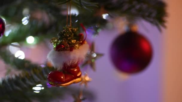 focus van het rek van Kerstmis elementen als decoratie voor vakantie - Video