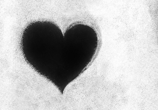 Textura grunge con símbolo de corazón negro. Se puede utilizar como tema de San Valentín, cartel, papel pintado, diseño de camisetas y más
. - Foto, Imagen