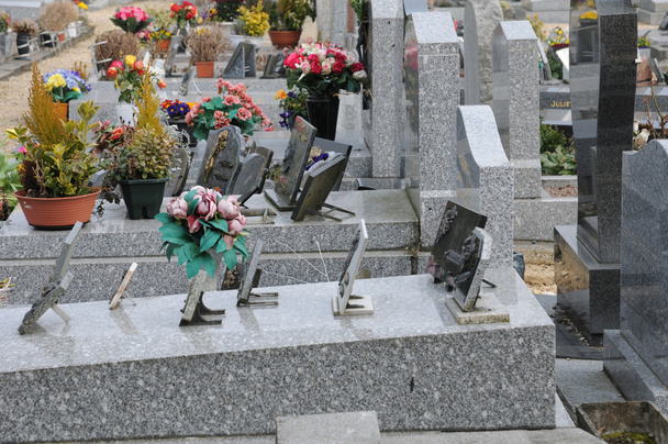 de begraafplaats van triel sur seine, Frankrijk - Foto, afbeelding