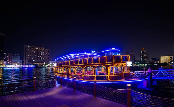 Dhow Cruise diner Restaurant Dubai - Foto, afbeelding