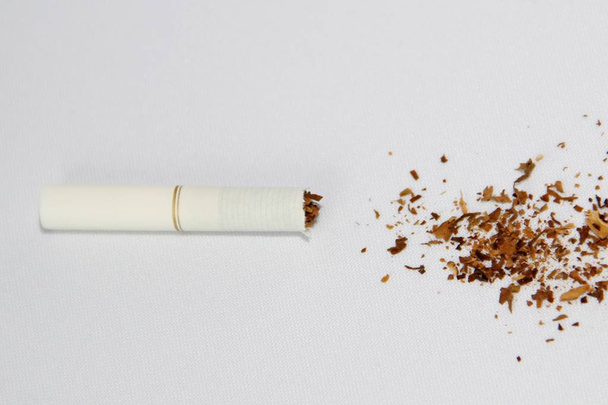 cigarettes on white background - Foto, afbeelding