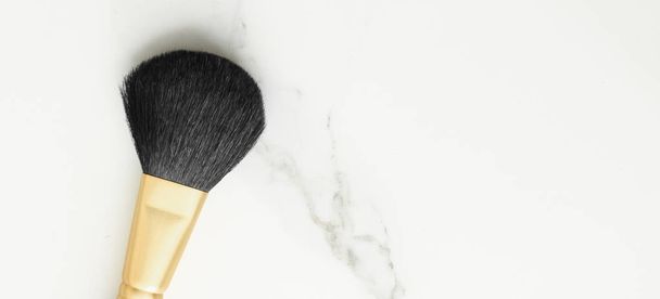 Make-up and cosmetics on marble, flatlay - modern feminine lifestyle, vlog background and styled stock concept. Beauty inspiration in a fashion blog - 写真・画像