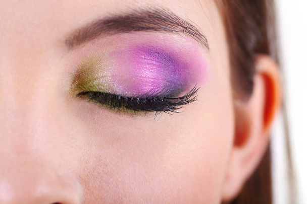 Beautiful female eye with bright make-up - Foto, afbeelding