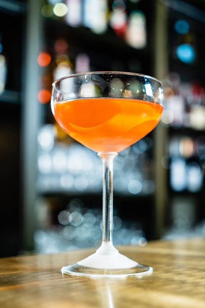 Cocktail close up in a bar setting, close up - Foto, Imagem