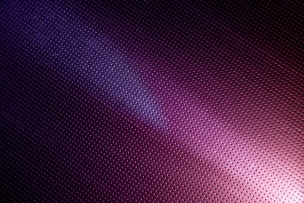 Na fioletowym tle przekątnej wiązkę światła kolor - Zdjęcie, obraz