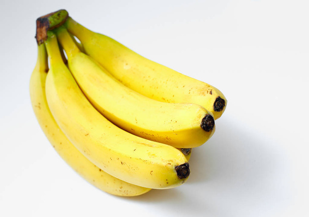 白を基調としたバナナ - 写真・画像