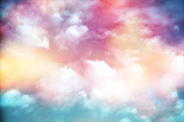 Nuvens coloridas com chama da lente
 - Foto, Imagem