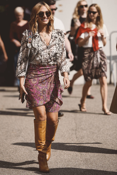 September 21, 2018: Milan, Italy -  Street style outfit during Milan Fashion Week - MFWSS19 - Fotoğraf, Görsel