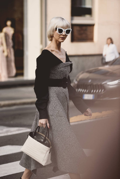 September 20, 2018: Milan, Italy -  Street style outfit during Milan Fashion Week - MFWSS19 - Foto, Imagen