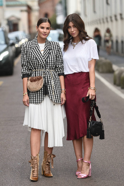 Street style outfits before Aigner fashion show - Foto, imagen