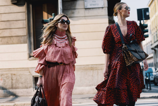 September 20, 2018: Milan, Italy -  Fashion influencers with stylish outfits - street style concept - MFWSS19 - Valokuva, kuva