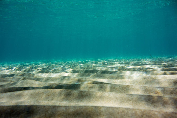 水中のテクスチャとイオニア海、ギリシャ、ザキントスの相  - 写真・画像