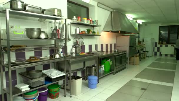 Innenraum der gewerblichen Küche. - Filmmaterial, Video