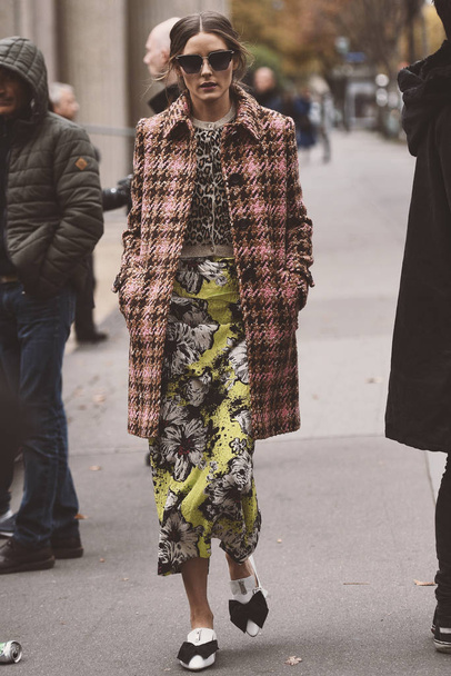 October 2, 2018: Paris, France - Street style appearance during Paris Fashion Week - Olivia Palermo - PFWSS19 - Zdjęcie, obraz