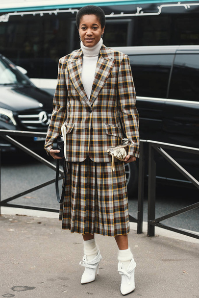 October 2, 2018: Paris, France - Street style outfit during Paris Fashion Week  - PFWSS19 - Zdjęcie, obraz