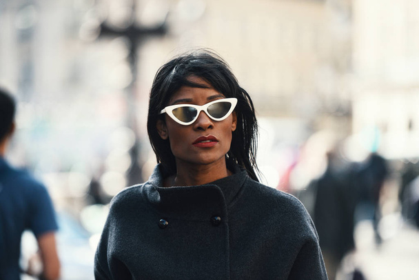 October 1, 2018: Paris, France - Street style outfit during Paris Fashion Week  - PFWSS19 - Foto, afbeelding