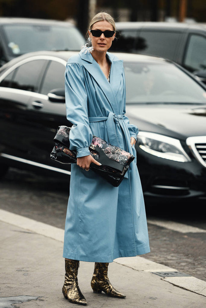 October 2, 2018: Paris, France - Street style outfit during Paris Fashion Week  - PFWSS19 - 写真・画像