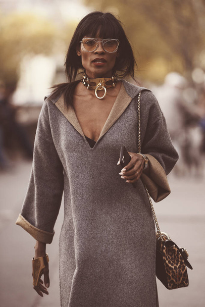 September 30, 2018: Paris, France - Street style outfit during Paris Fashion Week  - PFWSS19 - Valokuva, kuva