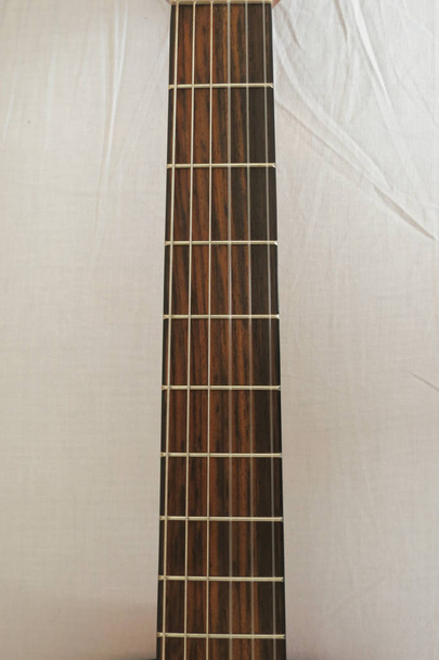 chitarra classica con corde in nylon
 - Foto, immagini