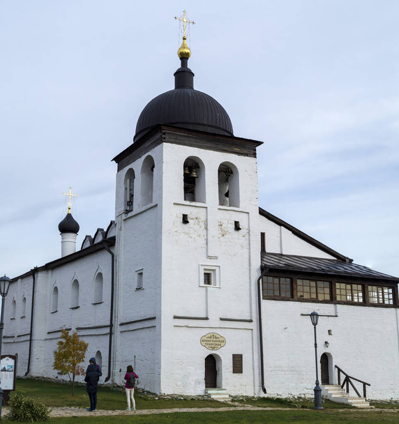 Church of St. Sergius of Radonezh in St. John the Baptist Sviyazhsk monastery. Russia October 2018 - Foto, afbeelding