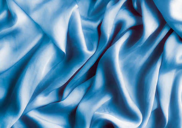 Ondes de soie douces bleues, flatlay - textures élégantes en tissu, arrière-plans abstraits et concept moderne de couleurs pastel. Sentez la touche de luxe
 - Photo, image