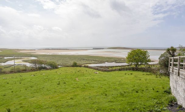 paisaje costero en Connemara, una región en Irlanda
 - Foto, Imagen