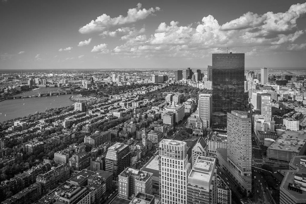 Вид на современные здания в Бэк-Бей, Бостон, штат Массачусетс
. - Фото, изображение