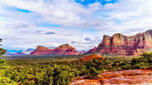 The Red Rocks of Twin Buttes and the Munds Mountain  Range near the town of Sedona in northern Arizona in Coconino National Forest, USA - Photo, Image